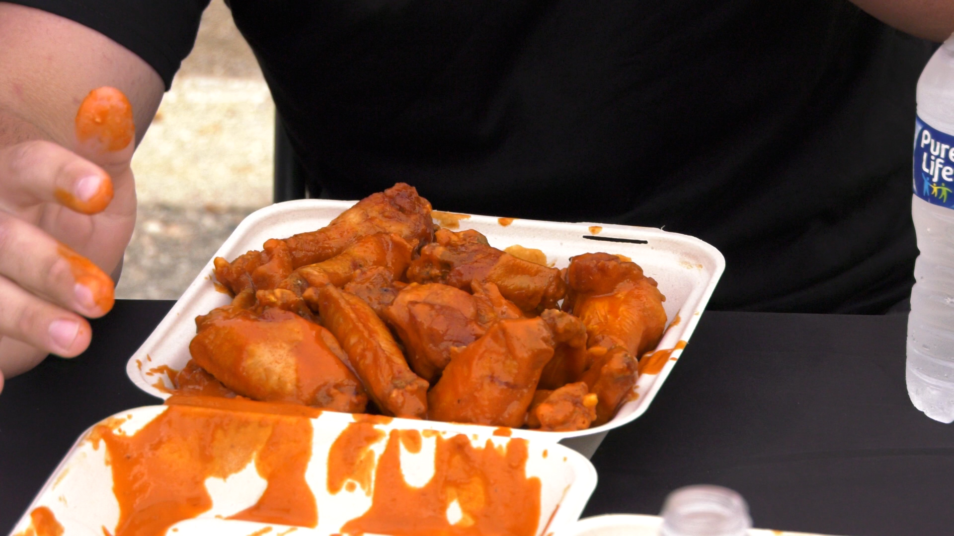 Thumbnail image for ONTV News Break: Wing-Eating Contest
