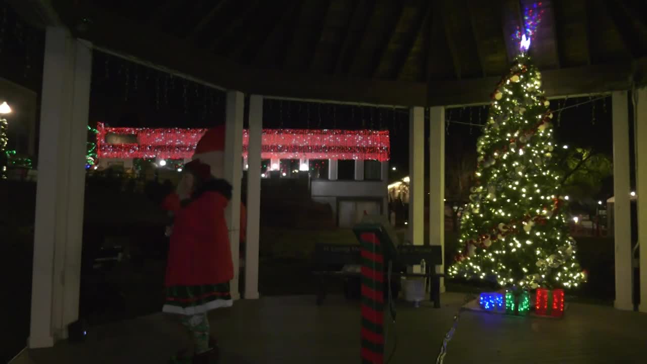 Thumbnail image for ONTV News Break: Tree Lighting Sing & Stroll (11/16/23)